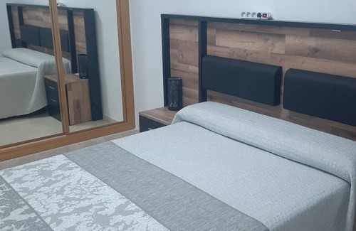 Albacete Condo | 4 bedrooms 2 baths, garage. Central.