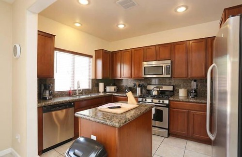 Enterprise House | 4 bedrooms 3 bathrooms. Easy access to stripe. Pet and family friendly.