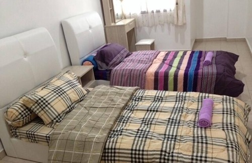 Kampung Sama Gagah Dalam House | 4 Bedrooms and 4 Car parks house