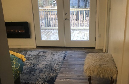 Michiana House | (4 bedrooms and 2 full baths; sleeps 11)