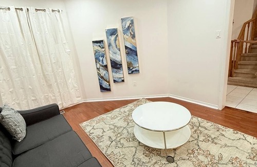 Erin Mills House | 4 Bedrooms Detached Home with parking, closer to commercial area