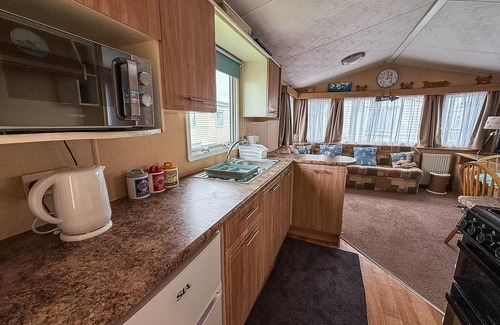 Anderby Creek House | 4 berth caravan for hire at Sunkist Holiday Park near Skegness ref 42084S