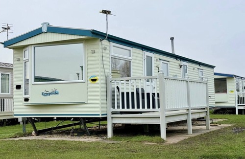 Ingoldmells Apartment | 4-berth holiday home in Ingoldmells with direct beach access, perfect for family holidays.