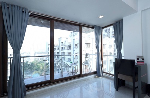 Upper Govind Nagar Apartment | 4 BHK Luxurious near Goregaon Exhibition center