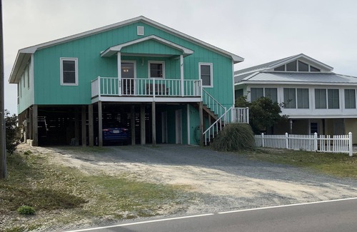 Topsail Beach House | 4 Br/2 Ba Oceanfront In Topsail Beach With Screened Porch
