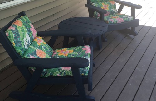 Huntingdon Ski Chalet | 4 BR/2 BA Sleeps 12 Hot Tub!<2 miles to Snyder'sRun Boat Launch; 45 min to PSU