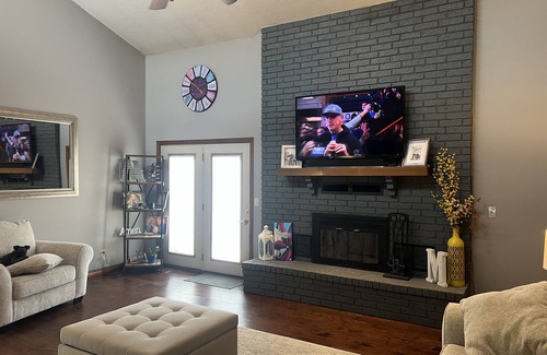Emporia House | 4 BR, 3 full, bath. Lots of Room in Quiet Neighborhood cul-de-sac!