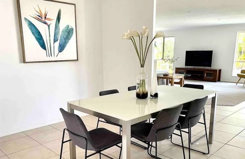 Runaway Bay House | 4 BR Home in Runaway Bay Close to Sports Complex