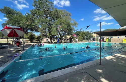 Tarrytown House | 4 BR Home in West Austin - next to park with pool, playground and tennis courts