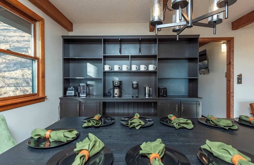 Wolf Laurel House | 4 Br Mountain Views Sleeps 10 Sauna Hot Tub Arcade