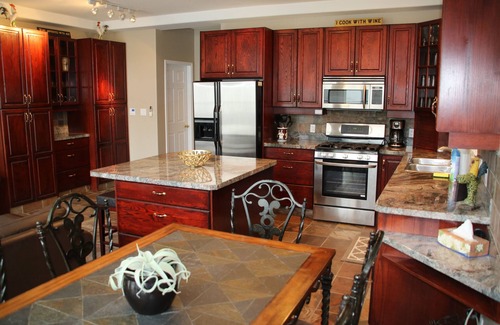 Okanagan-Similkameen House | 4 BR Skaha-Lakefront House-WINE COUNTRY - Sand Beach-Dock - NEW FALL PRICING