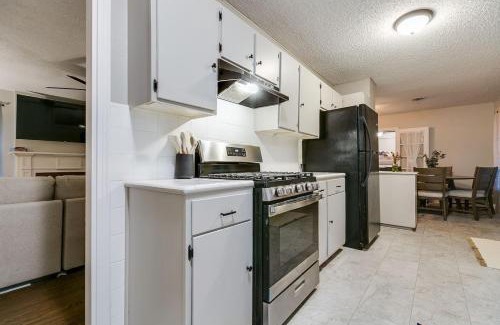 San Angelo House | 4 BR with 3 BA Turf Backyard New