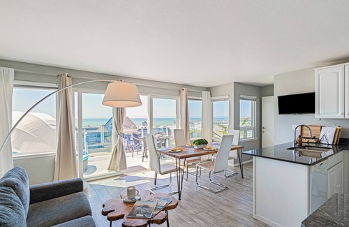 Cayucos House | 4 Cayucos Bungalows | Steps to Beach, Sleeps 16, Pet Friendly