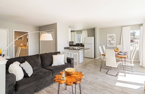 Cayucos House | 4 Cayucos Bungalows | Steps to Beach, Sleeps 16, Pet Friendly