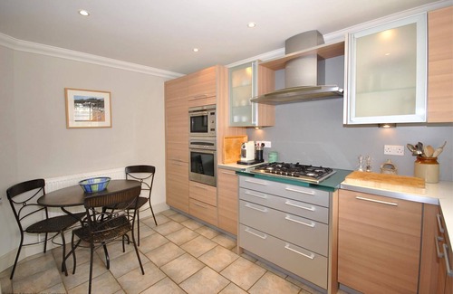 Midhurst House | 4 Chartwell Mews - a town house that sleeps 7 guests in 4 bedrooms