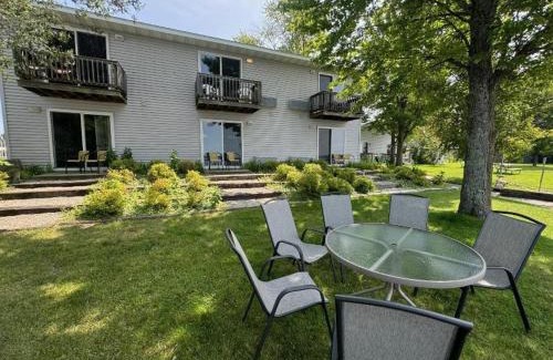 Lake City Hotel | 4 Compact Combined Family Studios