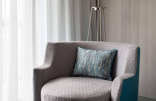 El Segundo Hotel | 4 Contemporary Rooms w/Plush Bedding Near Popular Shopping Centers