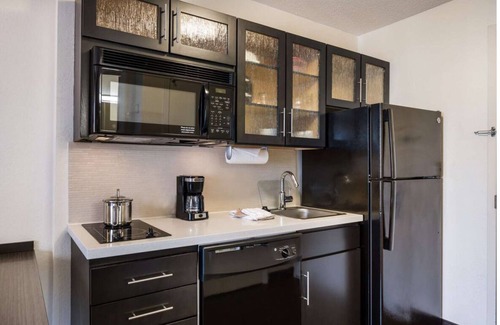 Far North Dallas Apartment | 4 Family-friendly Units with Full Kitchens, Pets Allowed, Onsite Parking