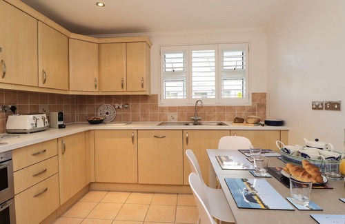 Whitstable Cottage | 4 FISHERMANS WHARF, pet friendly, with a garden in Whitstable