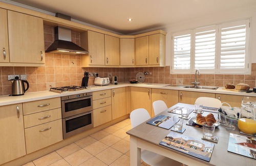 Whitstable Cottage | 4 FISHERMANS WHARF, pet friendly, with a garden in Whitstable