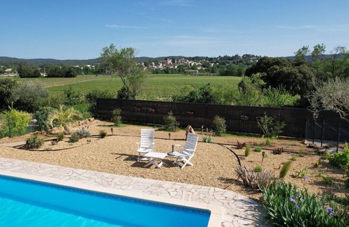 Carces House | 4* gîte, air-conditioned, sleeps 2 to 4.