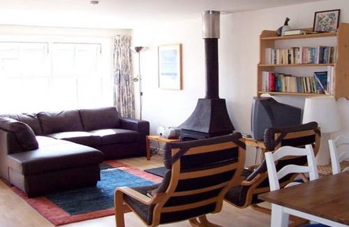 Sennen Cove Cottage | 4 Harbour Mews Sleeps 6 (3 Bedrooms)