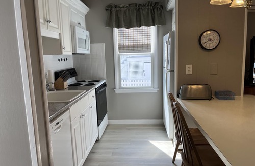 Holgate House | 4 Houses To The Beach, Quiet Area, 1st Floor Unit