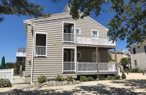 Holgate House | 4 Houses To The Beach, Quiet Area, 2nd Floor Unit