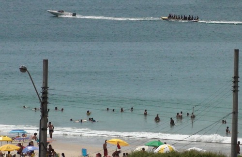 Quatro Ilhas Apartment | 4 ISLANDS - BOMBS - 2 BEDROOMS 60 M FROM THE BEACH- 2 AR -WI-FI-