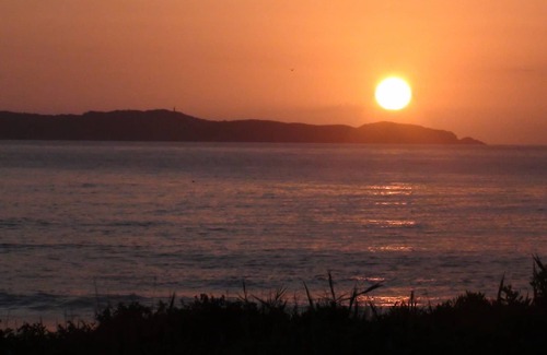 Quatro Ilhas Apartment | 4 ISLANDS - PUMPS - 1 BEDROOM APARTMENT 60m FROM THE BEACH- WITH AIR AND WIFI