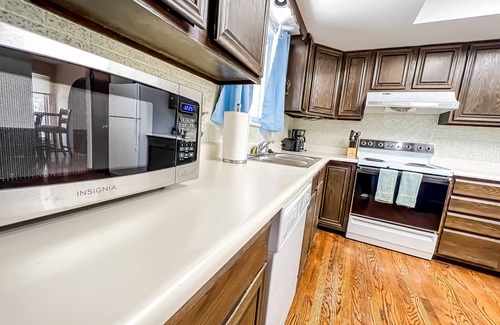 Northeast Colorado Springs House | 4 King beds/6Bdrm & 3Ba/Your Ideal Family Getaway