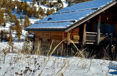 Les Claux Ski Chalet | 4* Luxury Chalet with Jacuzzi and Sauna