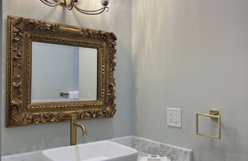 Buffalo Apartment | 4 Luxury Suites in a beautifully restored historic building in Buffalo, Texas.