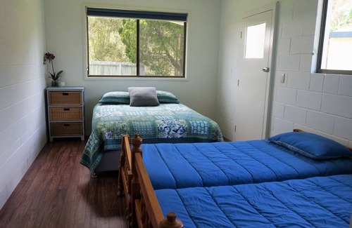 Tin Can Bay House | 4 Mallett Street - Tin Can Bay