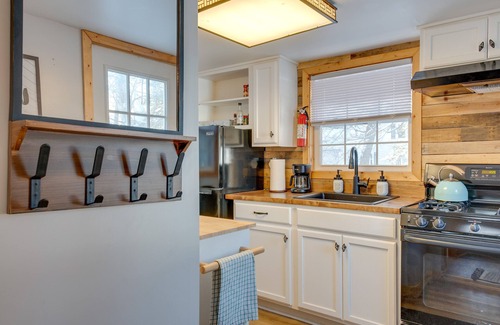 Blakeslee Cabin | 4 Mi to Big Boulder: 'The Cozy Cabin' on 8 Acres!