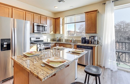 Northeast Reno House | 4 Mi to Dtwn: Family-Friendly Townhome in Reno