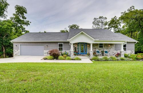 Lawrenceburg House | 4 Mi to Dtwn Ohio River Valley Home with Deck!