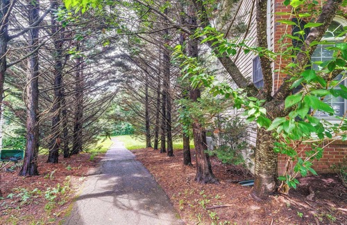 Herndon House | 4 Mi to Dulles Airport: Spacious D.C. Area Home