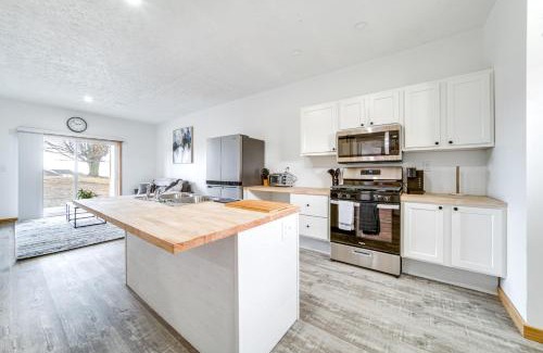Erie Apartment | 4 Mi to Lake Erie Condo in Golf Community