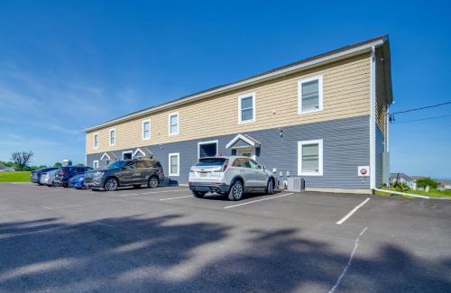 Erie Apartment | 4 Mi to Lake Erie Condo with Golf Course Views!