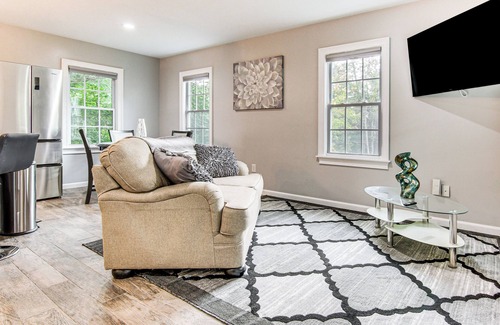 Weaverville House | 4 Mi to Main Street: Petite Weaverville Escape!