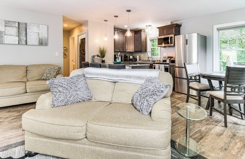 Weaverville House | 4 Mi to Main Street: Petite Weaverville Escape!