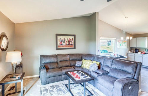LaPlatte I House | 4 Mi to Offutt AFB - Family Home in Omaha Suburbs!