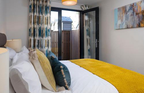 Mortehoe Apartment | 4 Middlecombe - Luxury Apartment at Byron Woolacombe, only 4 minute walk to Woolacombe Beach!