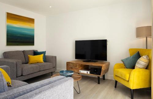 Mortehoe Apartment | 4 Middlecombe - Luxury Apartment at Byron Woolacombe, only 4 minute walk to Woolacombe Beach!