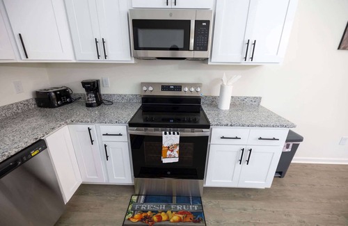 Burlington House | 4 Min to Downtown - 10 Min to Elon - Washer and Dryer