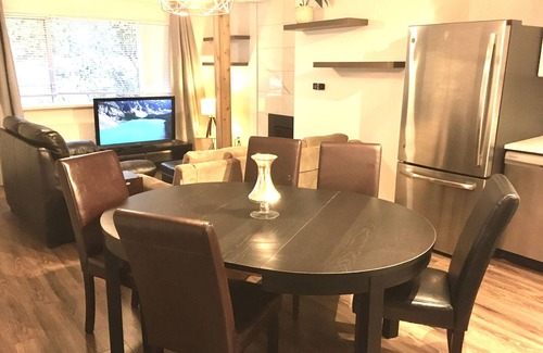 South Surrey House | 4 mins to the Beach & Canada’s Longest Pier! Pet-friendly! Near many amenities!