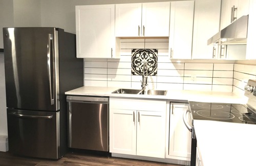 South Surrey House | 4 mins to the Beach & Canada’s Longest Pier! Pet-friendly! Near many amenities!