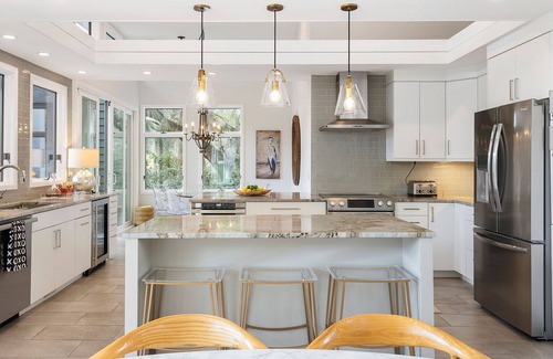 Vanderhorst Plantation House | 4 Minute Walk to the Beach with Pool
