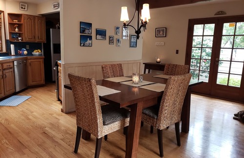 Northwest Carmel House | 4 minute walk to the beach or town!